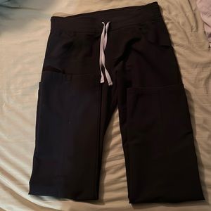 Small tall figs Kade scrub pants